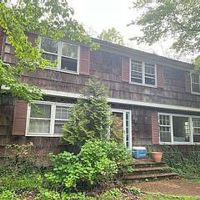 5 Hollow Spring Rd, Norwalk, CT 06854