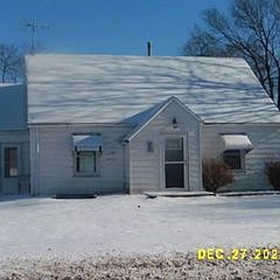 645 N 1 St St, Carlisle, IA 50047