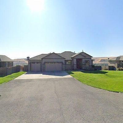 89213 Summit View Dr, Kennewick, WA 99338