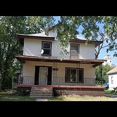 924 E Avenue A, Hutchinson, KS 67501