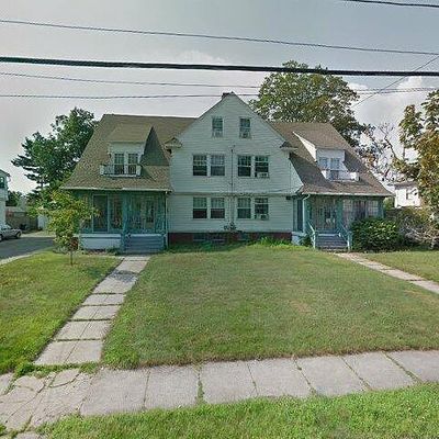 84 Shaw Ave, Cranston, RI 02905