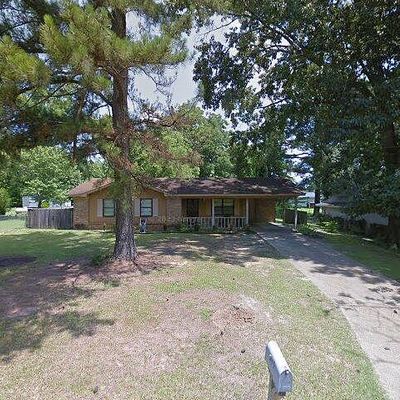 204 Tucker Pl, Aberdeen, MS 39730