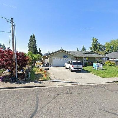 474 Bush St, Central Point, OR 97502