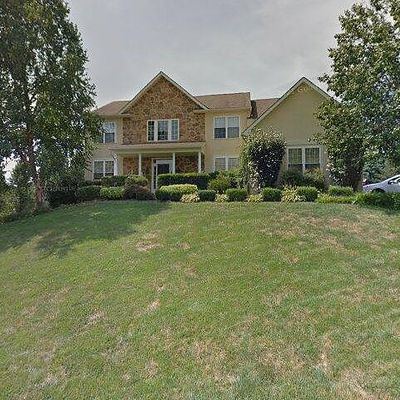 800 Sunrise Dr, Kennett Square, PA 19348