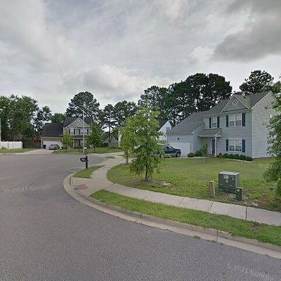 136 Kings Gate Dr, Portsmouth, VA 23701