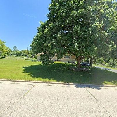 2209 Allen Ln, Waukesha, WI 53186