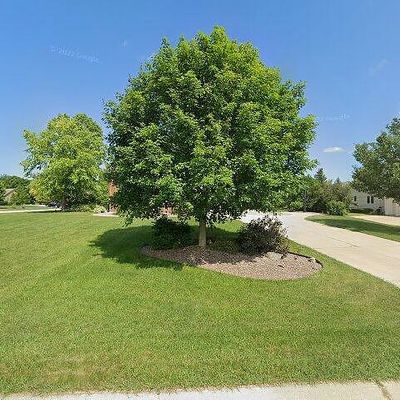 5600 S Timber Ridge Dr, New Berlin, WI 53151