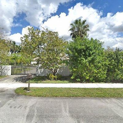 561 Ranch Rd, Weston, FL 33326