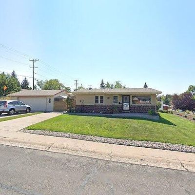 953 Hillcrest Rd, Cheyenne, WY 82001