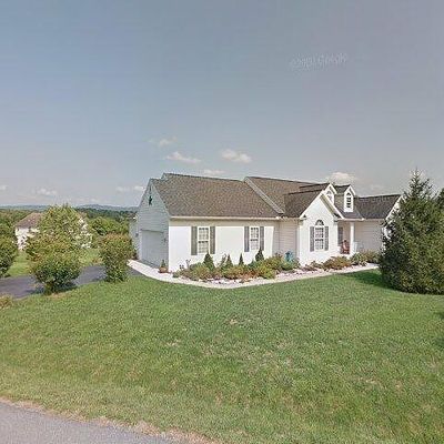 8 Rockingham Dr, Keedysville, MD 21756