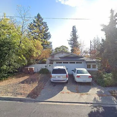 1004 Robinson Ln, Napa, CA 94558