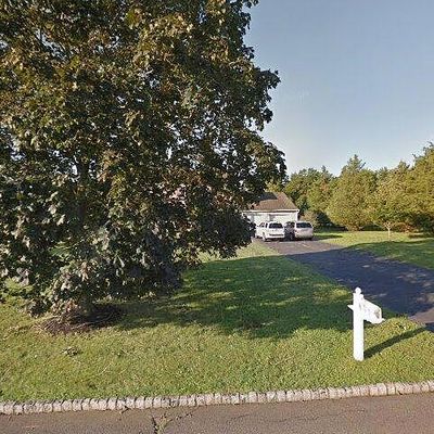 14 Woodmere Dr, Hillsborough, NJ 08844