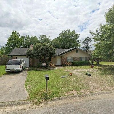 1212 Ridgewood Ln, Picayune, MS 39466