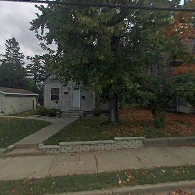 135 Auto St, Clintonville, WI 54929