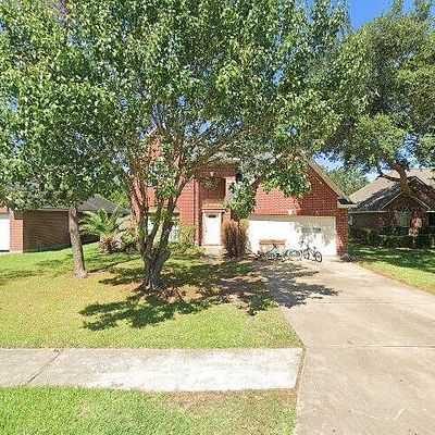 238 Mango St, Lake Jackson, TX 77566