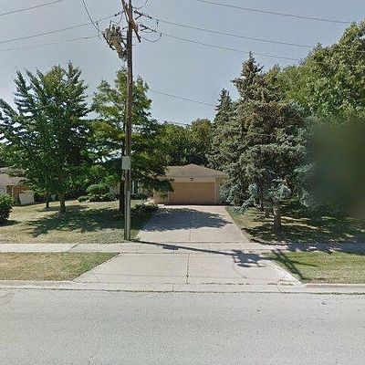 345 E Granville Ave, Roselle, IL 60172