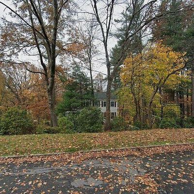 5 Madonna Ln, Annandale, NJ 08801