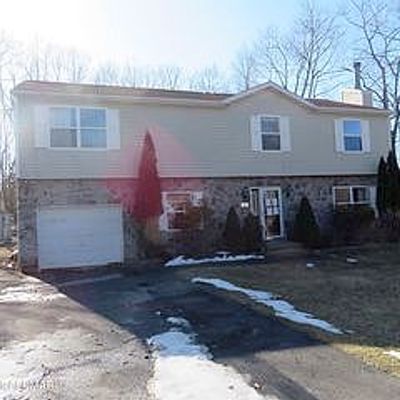 6 Devonshire Ln, Mount Pocono, PA 18344