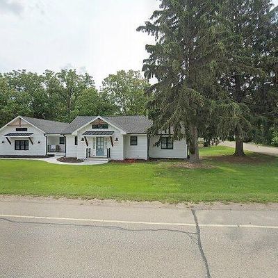 647 E Geneva St, Williams Bay, WI 53191