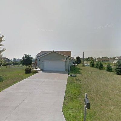 700 S Elizabeth Ave, Hills, MN 56138