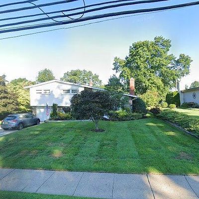 720 Paxon Hollow Rd, Broomall, PA 19008