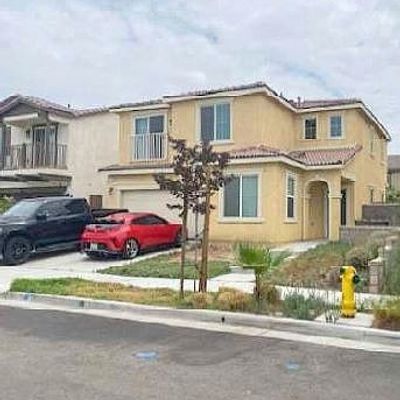 11086 Green Meadows Ln, Eastvale, CA 91752