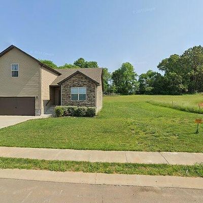 1137 Eagles View Dr, Clarksville, TN 37040