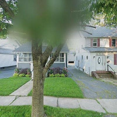 211 Floral St, Roselle, NJ 07203