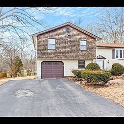 22 Bellingham Rd, Blackstone, MA 01504