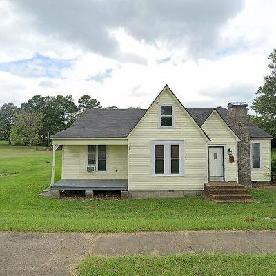 233 Tennessee Ave N, Parsons, TN 38363