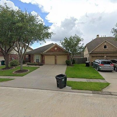 2804 Forest Creek Ln, Pearland, TX 77584