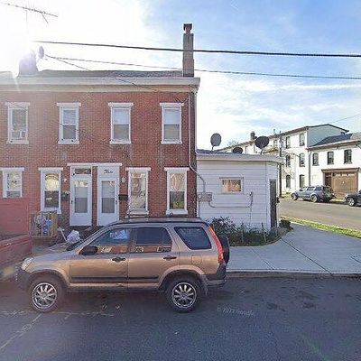 3 Hewitt St, Trenton, NJ 08611