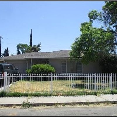 4056 E Brentwood Ave, Fresno, CA 93703