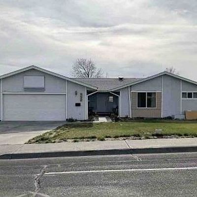 352 N Grape Dr, Moses Lake, WA 98837