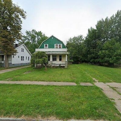 5226 Theodore St, Maple Heights, OH 44137