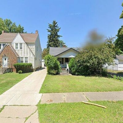 4425 Adrian Rd, Cleveland, OH 44121