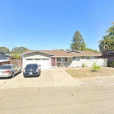 579 Smokewood Dr, Santa Rosa, CA 95407