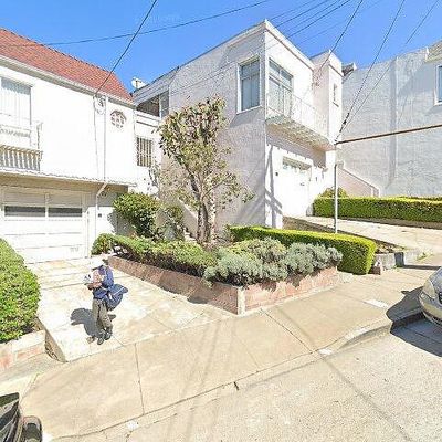 60 Venus St, San Francisco, CA 94124