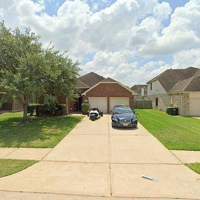 9008 Sun King Dr, Pearland, TX 77584