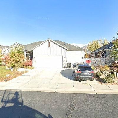 748 Champion Ln, Kaysville, UT 84037