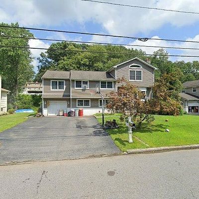 108 Knolls Rd, Bloomingdale, NJ 07403