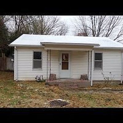 148 S School St, Goodman, MO 64843