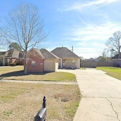 12592 Woodland Hill Dr, Denham Springs, LA 70706