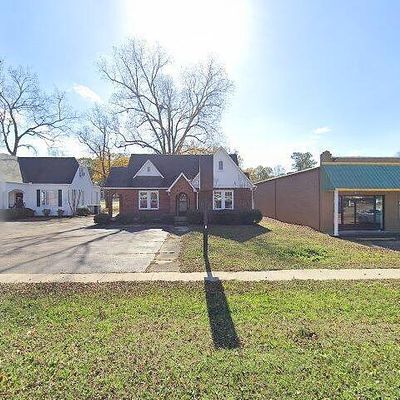 313 W Market St, Bolivar, TN 38008