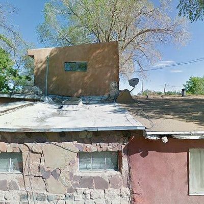 6 Espinoza Rd, Ranchos De Taos, NM 87557