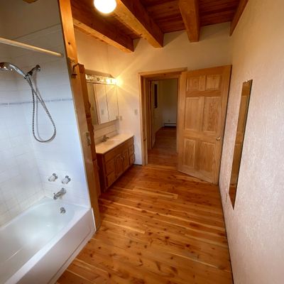 522 Rueben Ln, Taos, NM 87571