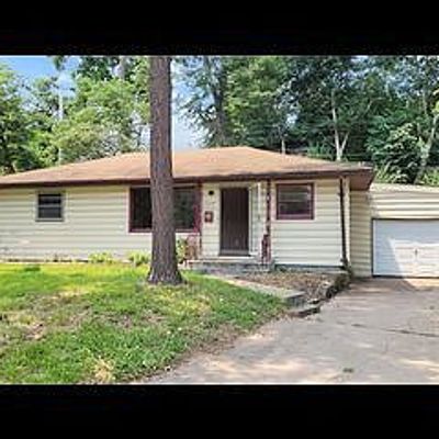 8555 Jenny Dr, Saint Louis, MO 63121