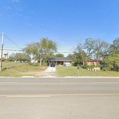 1104 W Hondo Ave, Devine, TX 78016