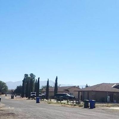 15619 Wyandot Rd, Apple Valley, CA 92307