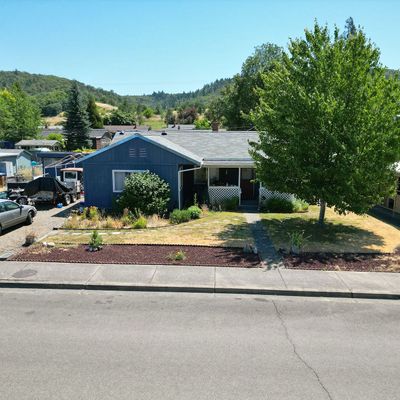 231 Harbor Dr, Riddle, OR 97469